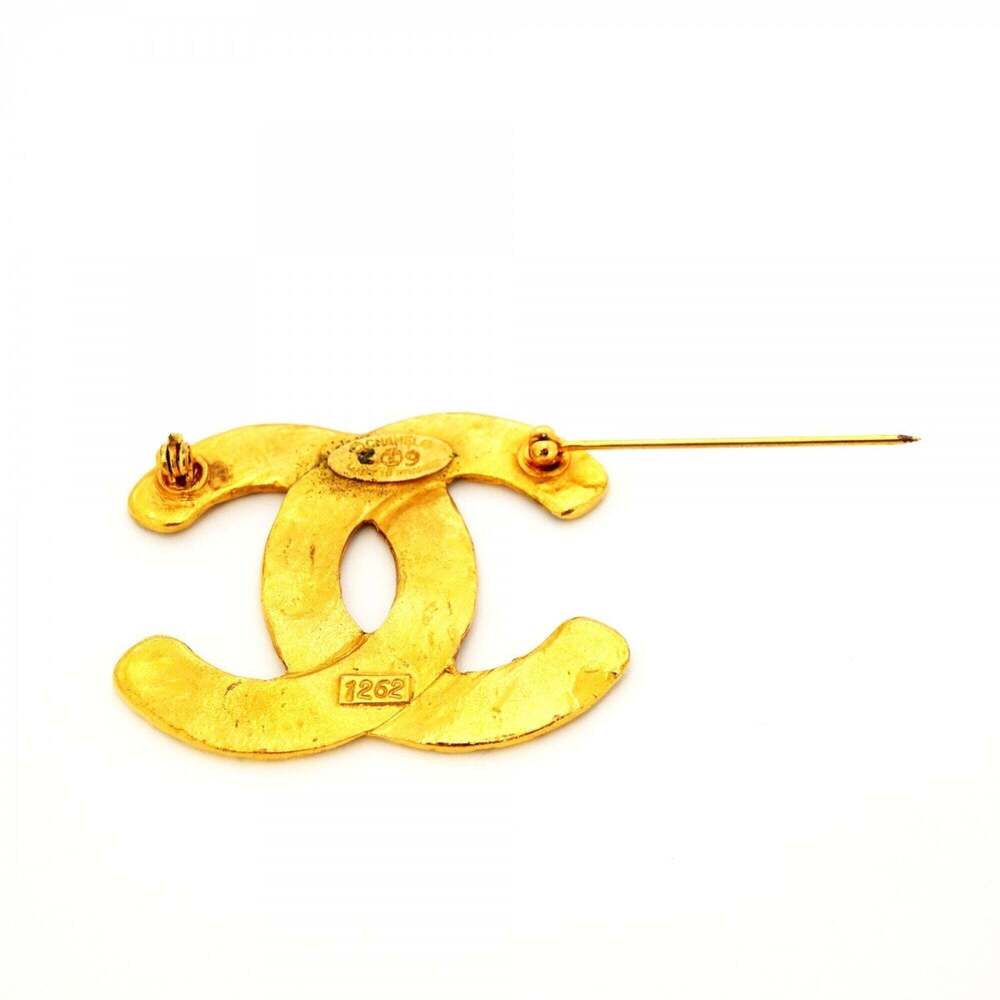 CHANEL Gold Logo Brooch - Picture 6 of 7